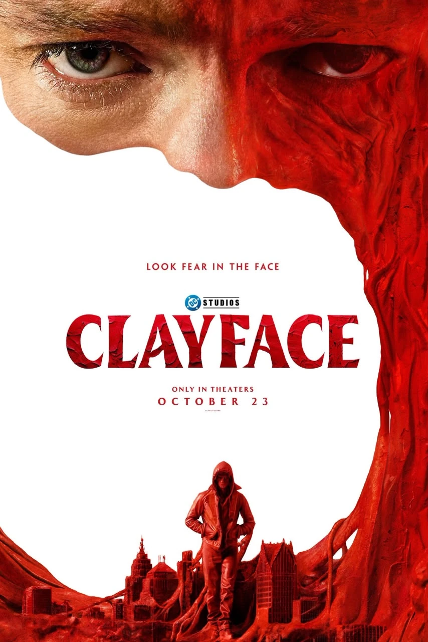 عينان فوق فراغ أبيض واسع محاط بوجه أحمر، وعنوان Clayface وشخص صغير عند قاعدة الملصق
