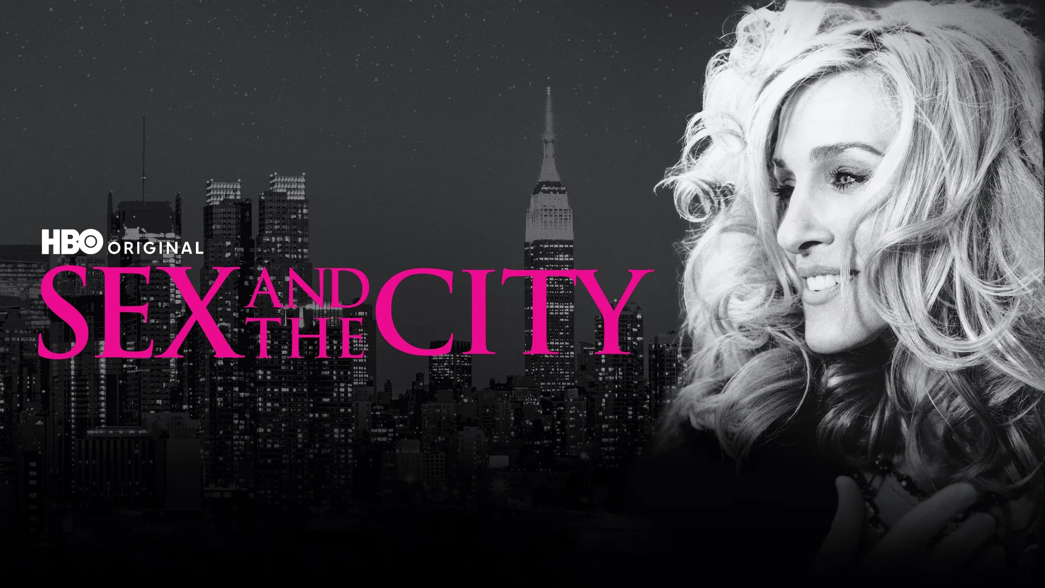 بورتريه لكاري برادشو بالأبيض والأسود مع أفق نيويورك وعنوان Sex and the City.